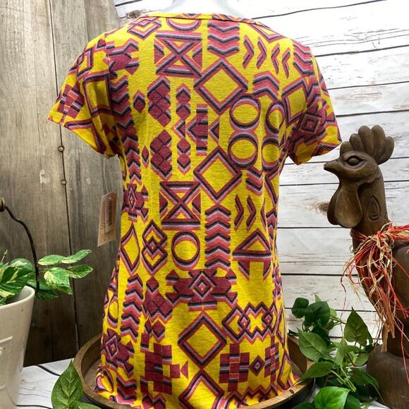 LuLaRoe Classic T T-Shirt XS Distressed Yellow Pink Black Geometric NWT New - Picture 4 of 8